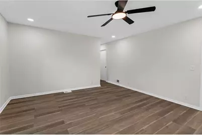 520 Stonewood Drive, Stone Mountain, GA 30087 - Photo 9