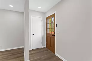 520 Stonewood Dr, Stone Mountain, GA 30087 - Photo 5