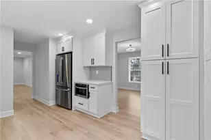 2802 Lakeview Ct, Buford, GA 30519 - Photo 3