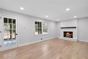 2802 Lakeview Ct, Buford, GA 30519 - Photo 5