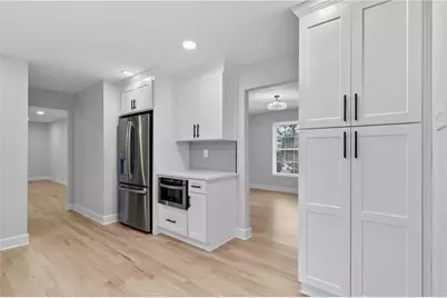 2802 Lakeview Court, Buford, GA 30519 - Photo 5