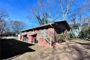 2476 Maple St, East Point, GA 30344 - Photo 15