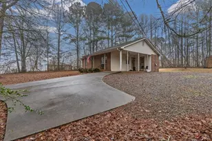 723 Buchanan Bypass, Buchanan, GA 30113 - Photo 7
