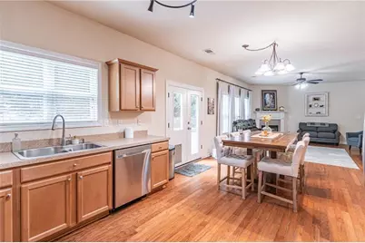 6367 Barker Station Walk, Sugar Hill, GA 30518 - Photo 13