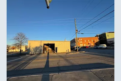 33 Laura St, Winder, GA 30680 - Photo 3