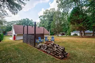 390 Alpine Dr, Roswell, GA 30075 - Photo 41