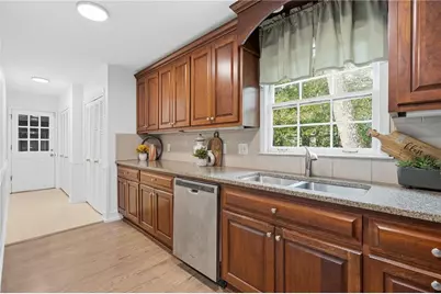 585 Spalding Drive, Atlanta, GA 30328 - Photo 11