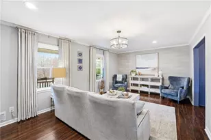 2871 Fontainebleau Dr, Dunwoody, GA 30360 - Photo 7