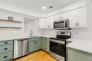 232 Peachtree Hollow Ct, Sandy Springs, GA 30328 - Photo 9