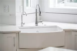 4 Vale Close NE, Atlanta, GA 30324 - Photo 11