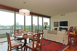 700 Park Regency Pl NE, Atlanta, GA 30326 - Photo 3