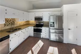 180 Honeysuckle Dr SE, Calhoun, GA 30701 - Photo 5