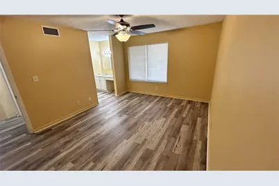 8560 Creekwood Way, Jonesboro, GA 30238 - Photo 9