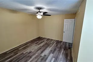 8560 Creekwood Way, Jonesboro, GA 30238 - Photo 7