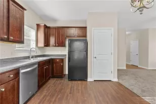 764 Lobdale Falls Dr, Lawrenceville, GA 30045 - Photo 15