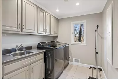 1095 Edgewater Drive, Sandy Springs, GA 30328 - Photo 49