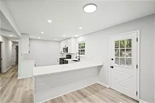 7508 Asbury Manor Dr, Lithonia, GA 30058 - Photo 9