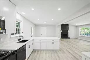 7508 Asbury Manor Dr, Lithonia, GA 30058 - Photo 11