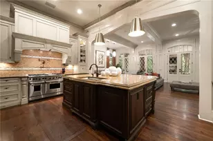 4136 N Stratford Rd NE, Atlanta, GA 30342 - Photo 19