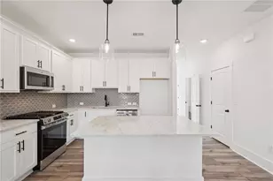 1577 Driggs Dr NW, Atlanta, GA 30318 - Photo 9