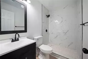 2814 Woodhollow Ln, Jonesboro, GA 30236 - Photo 17