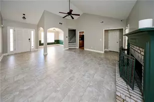 918 Golden Meadows Ln, Loganville, GA 30052 - Photo 5