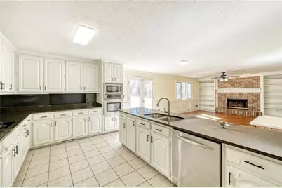 1522 Catherine Court, Suwanee, GA 30024 - Photo 7