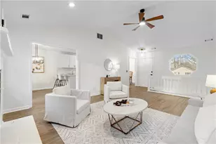 5680 Princeton Oaks Dr, Sugar Hill, GA 30518 - Photo 3