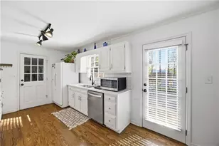 3832 Emerson St, Marietta, GA 30062 - Photo 9