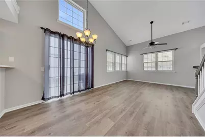 194 W Oaks Place, Woodstock, GA 30188 - Photo 5