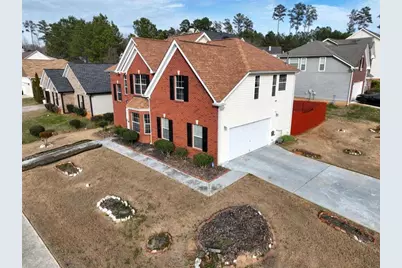 1568 Queen Elizabeth Drive, Locust Grove, GA 30248 - Photo 3