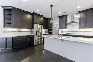 1810 Cromwell Walk, Dunwoody, GA 30338 - Photo 9