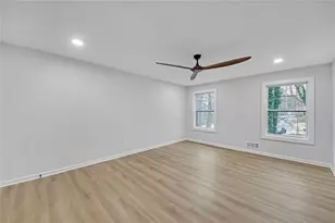 137 Creekview Dr, Woodstock, GA 30188 - Photo 17