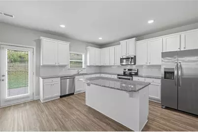 33 N Village Circle, Rydal, GA 30171 - Photo 3