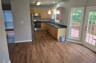 4204 Hunters Green Way NE, Kennesaw, GA 30144 - Photo 11