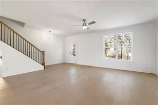 624 Oakleaf Grove Ln, Sugar Hill, GA 30518 - Photo 5