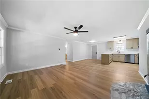 146 W Wedgewood Cir, Newnan, GA 30263 - Photo 9