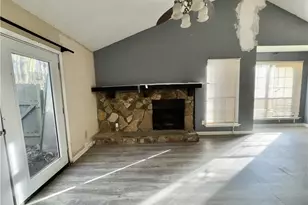 871 Brandy Oaks Ln, Stone Mountain, GA 30088 - Photo 7