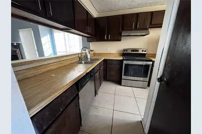 871 Brandy Oaks Lane, Stone Mountain, GA 30088 - Photo 9