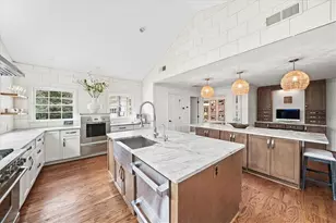 6125 Weatherly Dr, Atlanta, GA 30328 - Photo 11