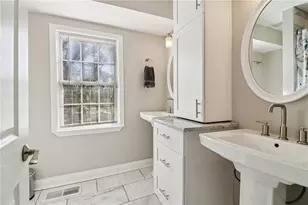 1390 Almont Dr SW, Atlanta, GA 30310 - Photo 11