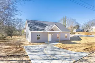 30 Moore Ave, Toccoa, GA 30577 - Photo 1