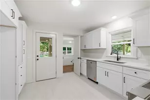 112 Woodland St, Clarkesville, GA 30523 - Photo 9