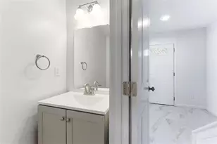 922 Fox Valley Ct, Stone Mountain, GA 30088 - Photo 9