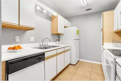 2092 S Sherwood Drive #Q88, Valdosta, GA 31602 - Photo 9