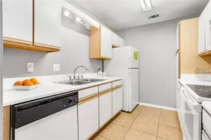 2092 S Sherwood Dr, Valdosta, GA 31602 - Photo 9