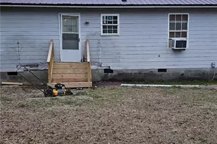 207 Fowler St, Swainsboro, GA 30401 - Photo 1