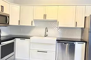 1104 Pine Heights Dr NE, Atlanta, GA 30324 - Photo 9