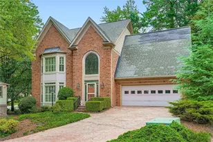 1959 Clairborne Ct, Dunwoody, GA 30338 - Photo 3