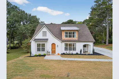 111 Lakeview Drive, Carrollton, GA 30117 - Photo 1